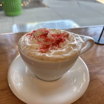 Three Birds Cafe - Christmas Chai Tea Latte - Cafes Near Me - Winter Garden, Florida