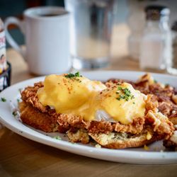 Giuliana’s Just for You Cafe - Fried Chicken Benedict