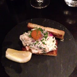 Edsbacka Bistro - Toast Skagen - ljuvlig! Både för ögat och smaklökarna.