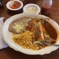 Combo #20 ~ Chile Relleno, Burrito w Rice & Beans