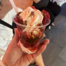 Creemee Ice Cream Parlor - PB & J sundae