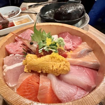 Kingyo - Deluxe sashimi bowl (it's a deluxe chirashi bowl!!) - Japanese Near Me - Vancouver, British Columbia Kingyo - Deluxe sashimi bowl (it's a deluxe chirashi bowl!!) - Japanese Near Me - Vancouver, British Columbia