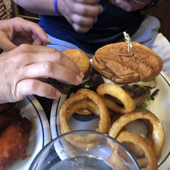Murray's Saloon & Eatery - Russell burge - Karaoke Near Me - Big Bear Lake, California