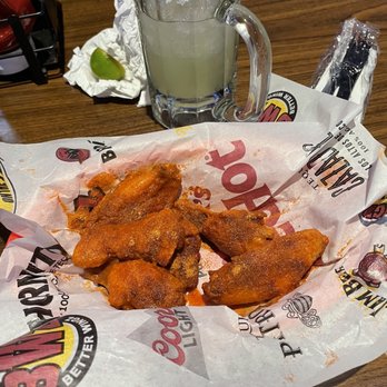BreWingZ Restaurant and Bar - Cajun wings & margarita - Chicken Wings Near Me - Pearland, Texas