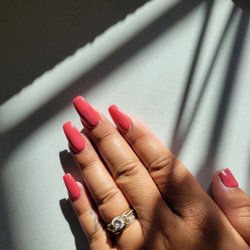 Annie's Nails