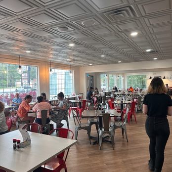 Virginia Diner - Diners Near Me - Wakefield, Virginia