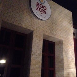 Boozer's - Fachada da entrada do bar