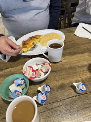 Roni's Restaurant by null