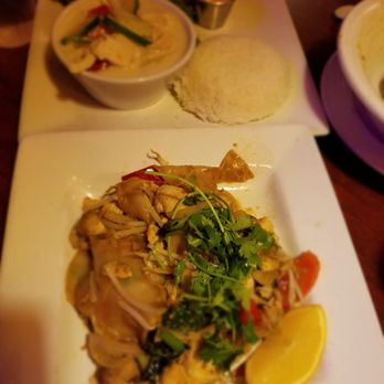 Thai Sapa - Drunken noodles w chicken - Thai Near Me - Springdale, Utah Thai Sapa - Drunken noodles w chicken - Thai Near Me - Springdale, Utah