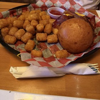 Buster's on 28th - Burger - Gastropubs Near Me - Minneapolis, Minnesota