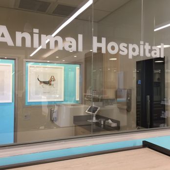 Petco - Nice decor for the animal hospital which is open daily 9-5. - Pet Stores Near Me - Poway, California