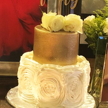 Wedding Cakes by Tammy Allen - Birthday cake with fresh roses on top! - Bakeries Near Me - Houston, Texas Wedding Cakes by Tammy Allen - Birthday cake with fresh roses on top! - Bakeries Near Me - Houston, Texas