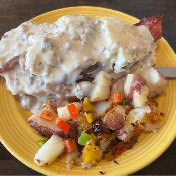 Country Harvest - Camarillo - Biscuits & Gravy - Breakfast & Brunch Near Me - Camarillo, California