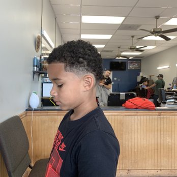 Gus Barber Shop - Waiting area - Barbers Near Me - Roswell, Georgia Gus Barber Shop - Waiting area - Barbers Near Me - Roswell, Georgia