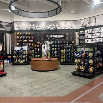 DICK'S Sporting Goods - Sporting Goods Near Me - Santa Clarita, California