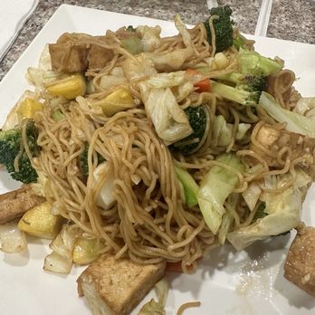 Mr Noodles - Stir Fry vegetables noodles with tofu. - Vietnamese Near Me - Salinas, California