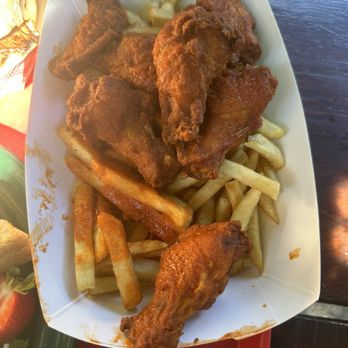 Alice's Restaurant - Wings over fries. - Diners Near Me - Woodside, California Alice's Restaurant - Wings over fries. - Diners Near Me - Woodside, California