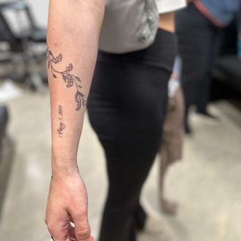 Aura Art & Ink - Tattoo Near Me - Mill Creek, Washington