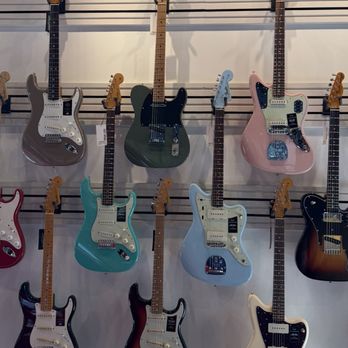Walt Grace Vintage - Guitar Stores Near Me - Miami, Florida Walt Grace Vintage - Guitar Stores Near Me - Miami, Florida