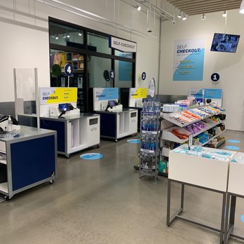 Old Navy - Self checkout - Women's Clothing Near Me - Concord, California