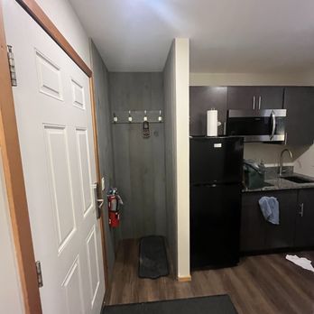 Grey Fox Inn & Resort - Storage - Hotels Near Me - Stowe, Vermont Grey Fox Inn & Resort - Storage - Hotels Near Me - Stowe, Vermont