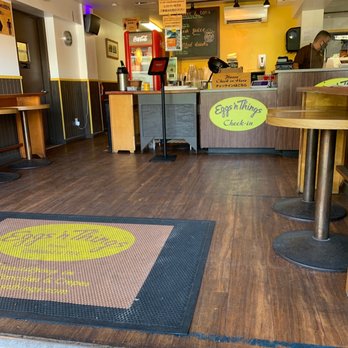 Eggs 'n Things - Check in area - Breakfast & Brunch Near Me - Honolulu, Hawaii