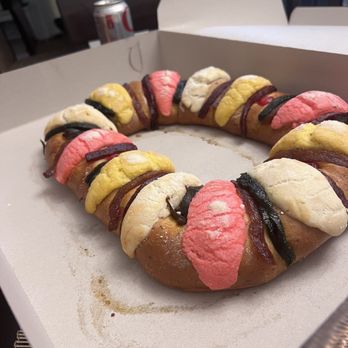 Las Montañas Supermarket - Rosca de reyes de 29.00 ( la caja ) - Grocery Near Me - Concord, California Las Montañas Supermarket - Rosca de reyes de 29.00 ( la caja ) - Grocery Near Me - Concord, California