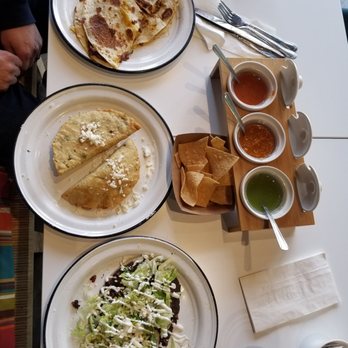 Machete Taqueria - Gringa, empanadas and a huarache. - New Mexican Cuisine Near Me - Redlands, California Machete Taqueria - Gringa, empanadas and a huarache. - New Mexican Cuisine Near Me - Redlands, California