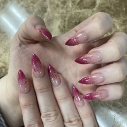 Gel manicure hot pink glitter ombre for summer Gel manicure hot pink glitter ombre for summer