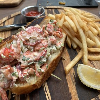 Blackwall Hitch - Lobster roll and fries - New American Near Me - Baltimore, Maryland Blackwall Hitch - Lobster roll and fries - New American Near Me - Baltimore, Maryland