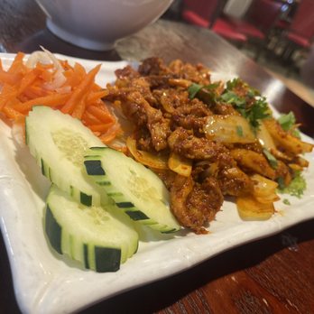 Rainier Restaurant - Lemongrass Chicken - Vietnamese Near Me - Seattle, Washington
