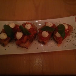 Bella's - Bruschetta