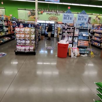 Petco - Well stocked - Pet Stores Near Me - South Gate, California
