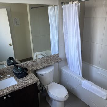 Barclay Hotel - Clean - Hotels Near Me - Vancouver, British Columbia