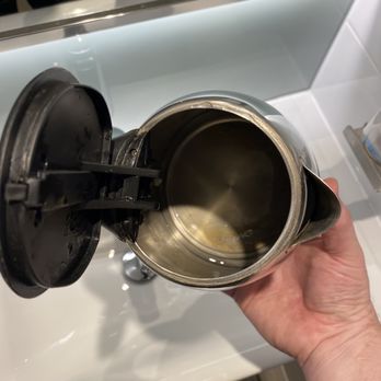 Holiday Inn - Dirty water pot - Hotels Near Me - Belfast, BFS