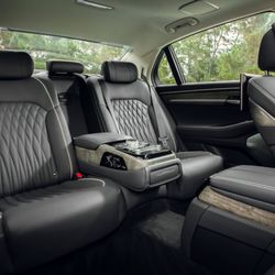 Desert Luxe Transportation - Luxurious Genesis G90 rear seat