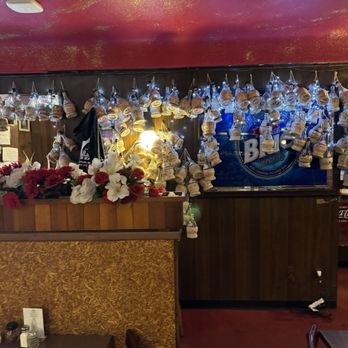 Loui's Pizza - Pizza Near Me - Hazel Park, Michigan Loui's Pizza - Pizza Near Me - Hazel Park, Michigan