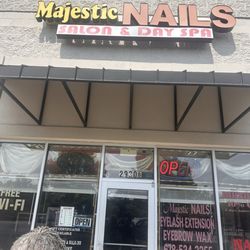 Majestic Nails