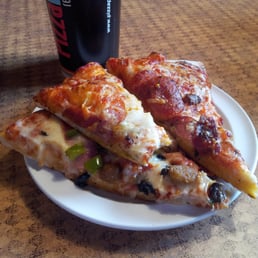 Couple of really stellar pieces of pizza pie: Hillbilly on top and combo on bottom.