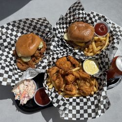 The Laughing Loon - Enjoy a lakeside picnic at the tables on our lawn