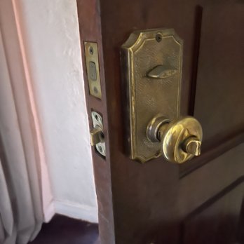 LA Best Locksmith - Weslock lock - Keys & Locksmiths Near Me - Los Angeles, California LA Best Locksmith - Weslock lock - Keys & Locksmiths Near Me - Los Angeles, California