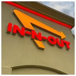 In-N-Out Burger - Outside