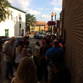 Georgetown Cupcake - The line outside, it took us about 35 minutes to get in and out .. Once you're in the are pretty fast .. - Cupcakes Near Me - Washington, DC, District of Columbia