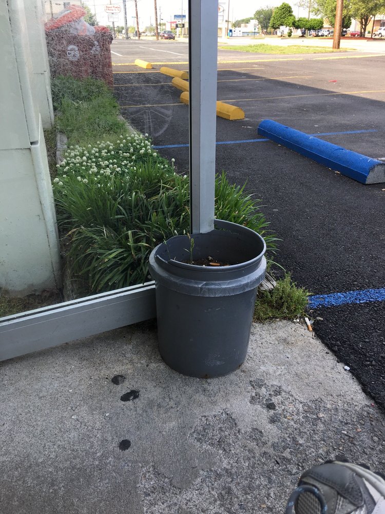 BOULEVARD COIN LAUNDRY 1204 Blvd, Colonial Heights, Virginia