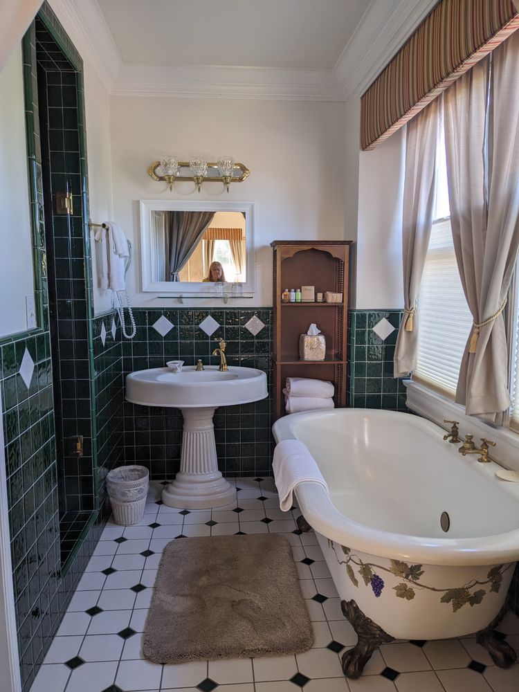 Churchill Manor Bed and Breakfast
