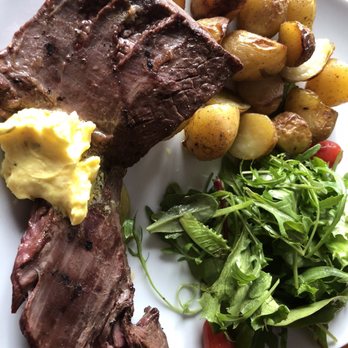 Les Petits Papiers - Steak with addictive roasted potatoes - Breakfast & Brunch Near Me - Paris, 75 Les Petits Papiers - Steak with addictive roasted potatoes - Breakfast & Brunch Near Me - Paris, 75