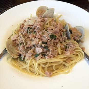 Pizza Classica - Linguine w/ clam sauce - Pizza Near Me - Glendale, New York Pizza Classica - Linguine w/ clam sauce - Pizza Near Me - Glendale, New York
