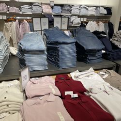 Banana Republic Factory Store