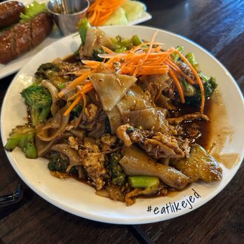 An Ox Cafe - Pad See Euw - Thai Near Me - Milwaukee, Wisconsin