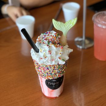 Triple-T - Banana strawberry mermaid smoothie - Noodles Near Me - Gardena, California